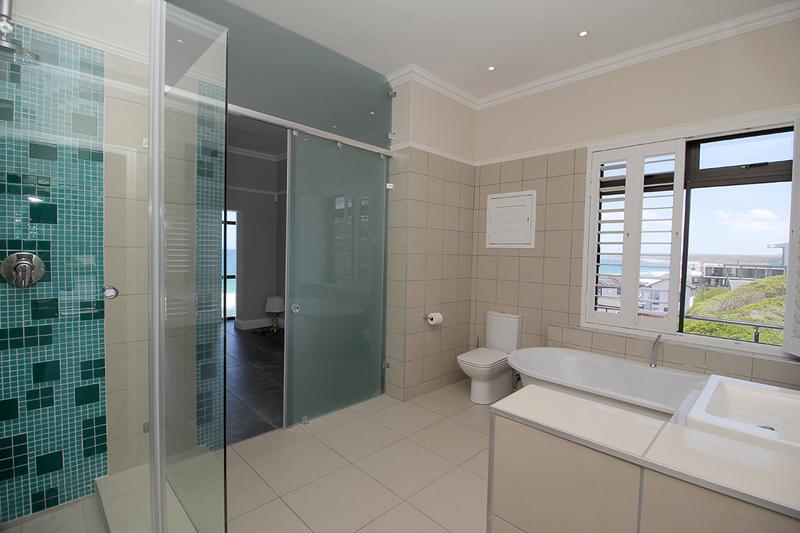 8 Bedroom Property for Sale in Reebok Western Cape